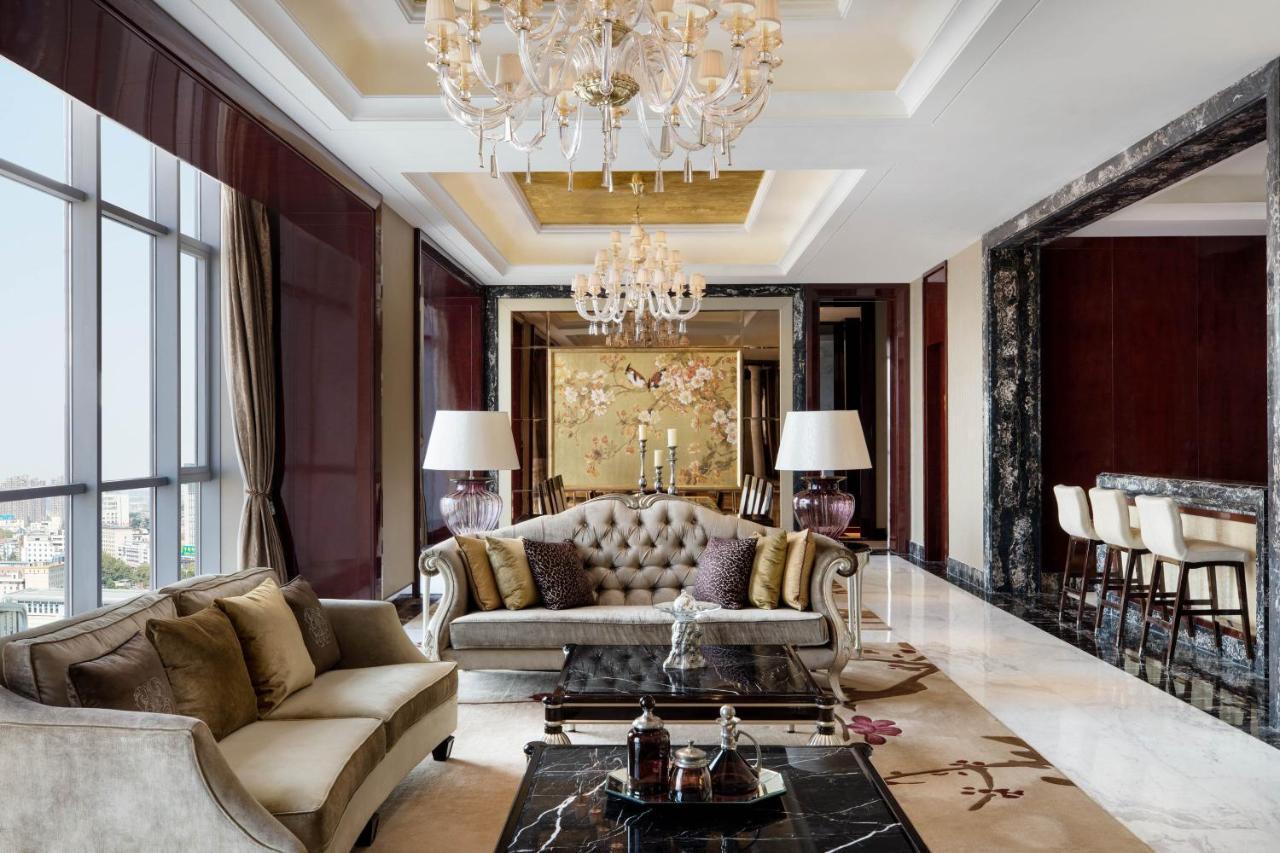 Sheraton Zhenjiang Hotel Bagian luar foto