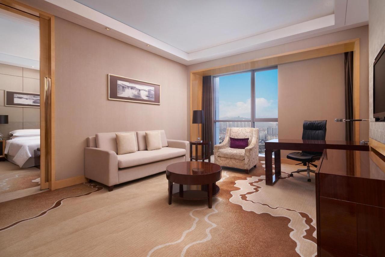 Sheraton Zhenjiang Hotel Bagian luar foto