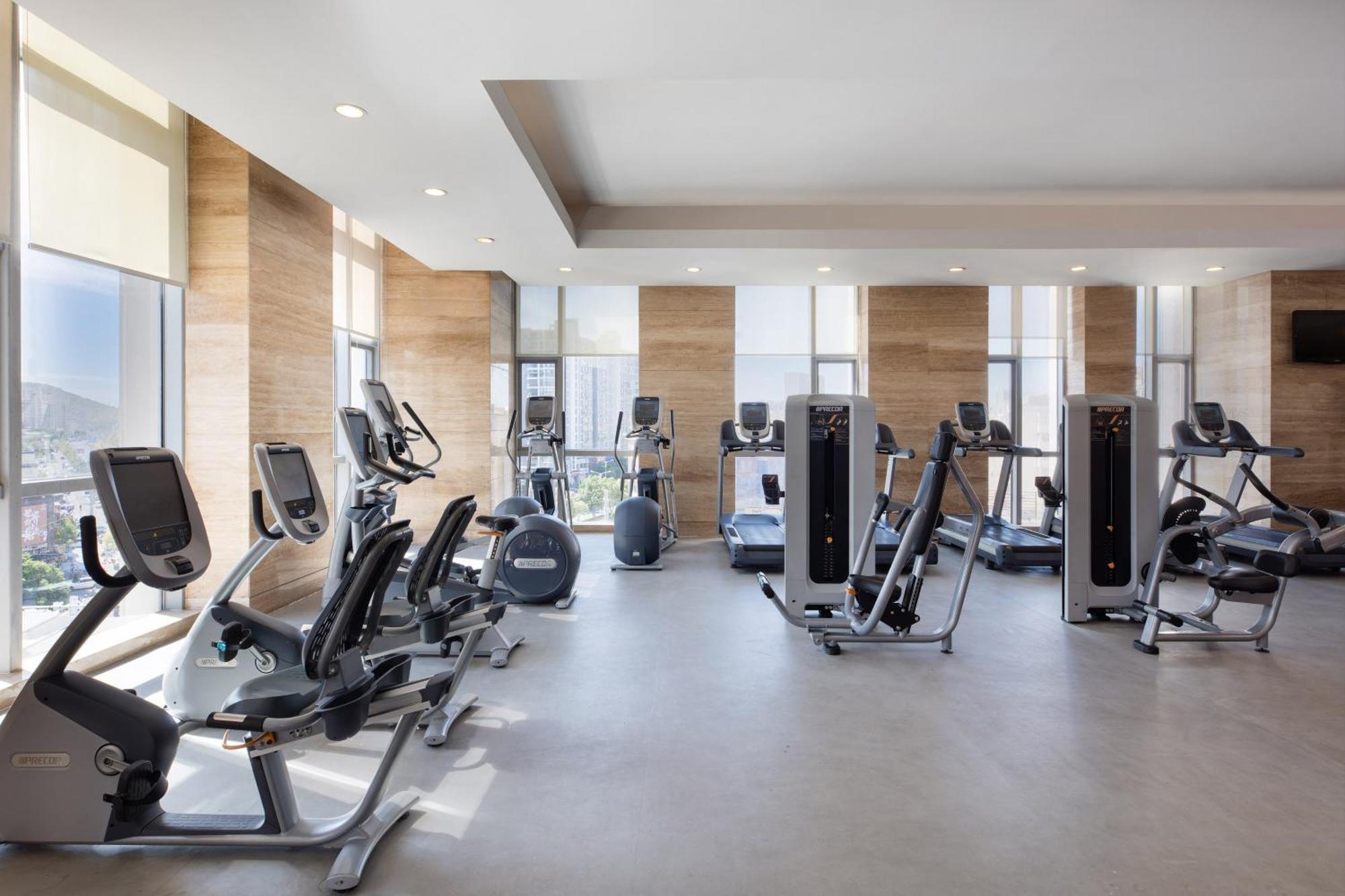 Sheraton Zhenjiang Hotel Bagian luar foto