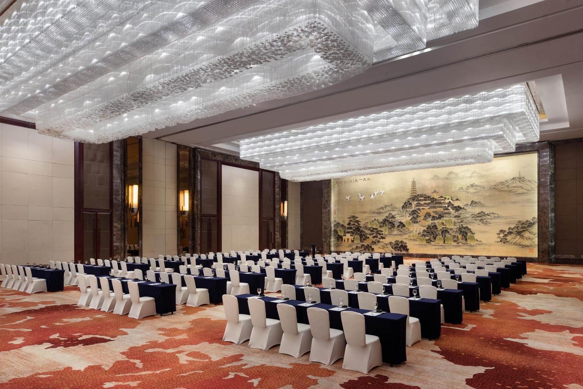Sheraton Zhenjiang Hotel Bagian luar foto
