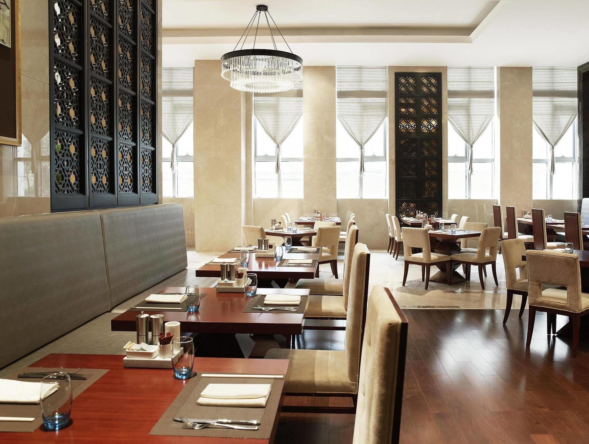 Sheraton Zhenjiang Hotel Bagian luar foto