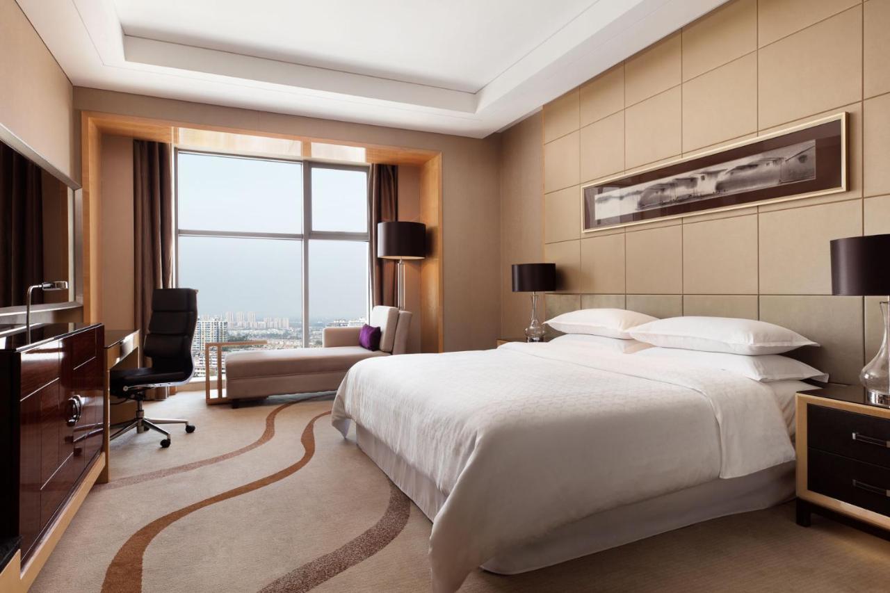 Sheraton Zhenjiang Hotel Bagian luar foto