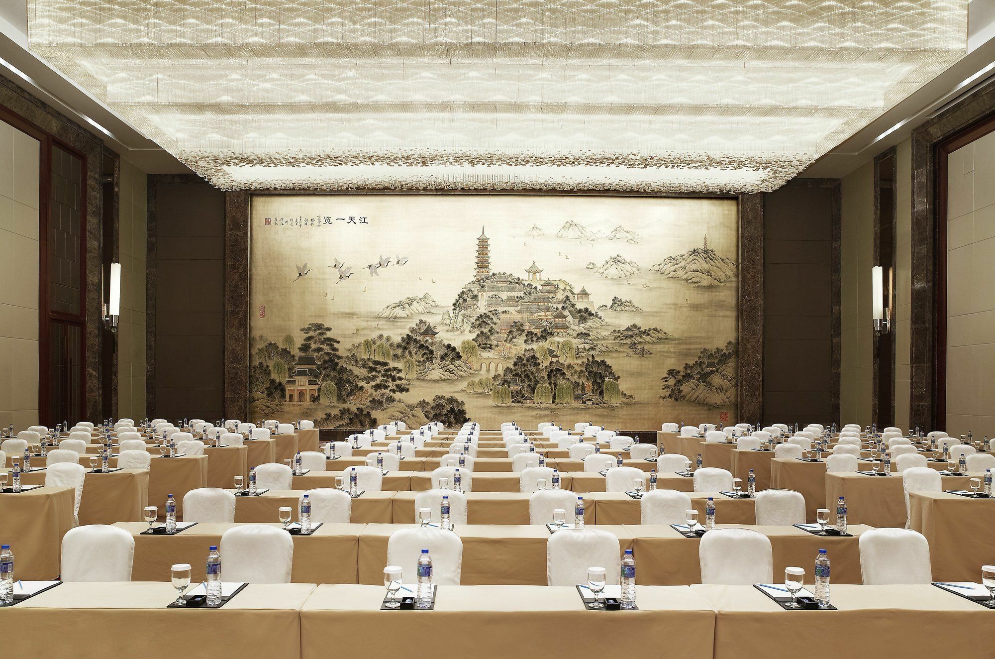 Sheraton Zhenjiang Hotel Bagian luar foto